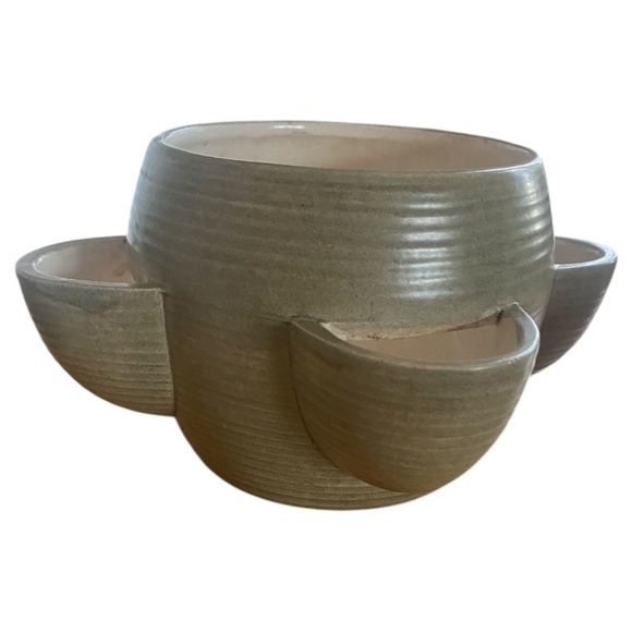 Vintage McNees signed pottery, collectible ceramic strawberry planter - Picture 1 of 16